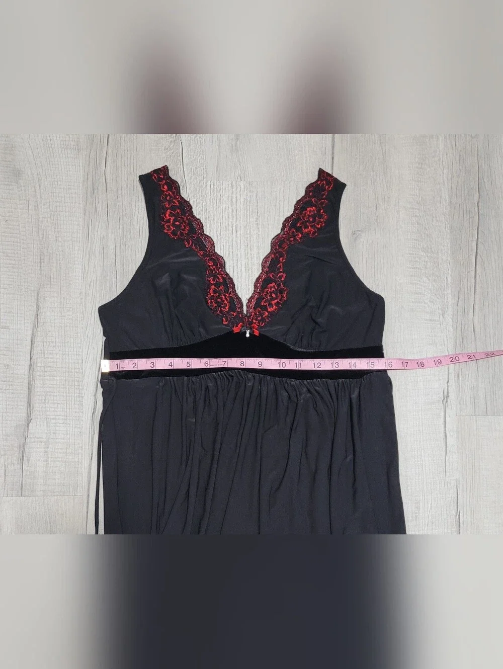 In Bloom by Jonquil Black Red Lace Trim Maxi Nightgown Size Medium EUC